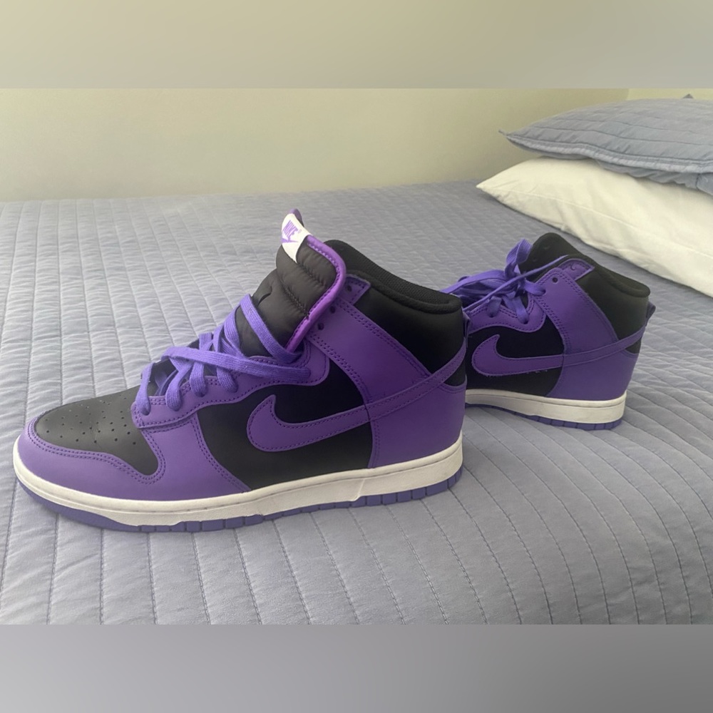 Nike dunks high retro 10.5 still in the box